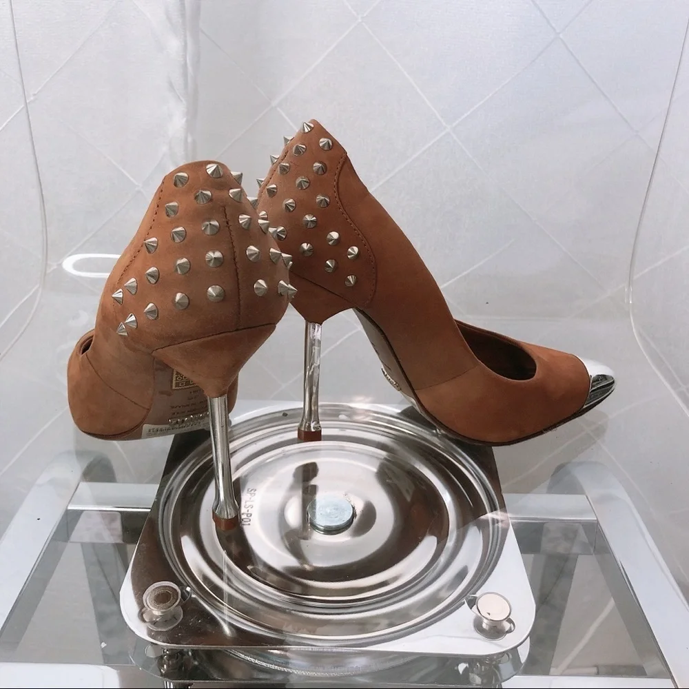 Size 4 —Brown spike skinny heel